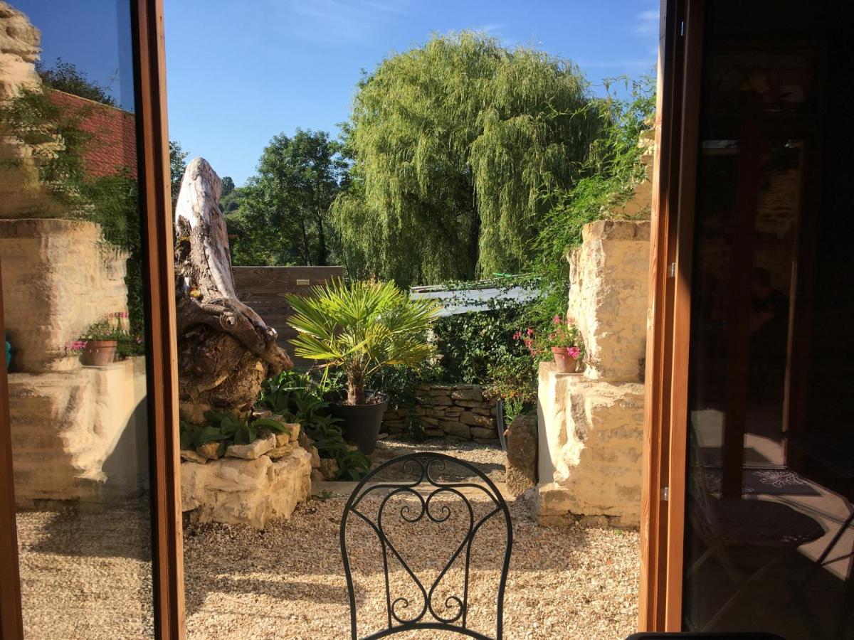 Fontenay-près-Vézelay Au Cheval Bleu Bed & Breakfast エクステリア 写真