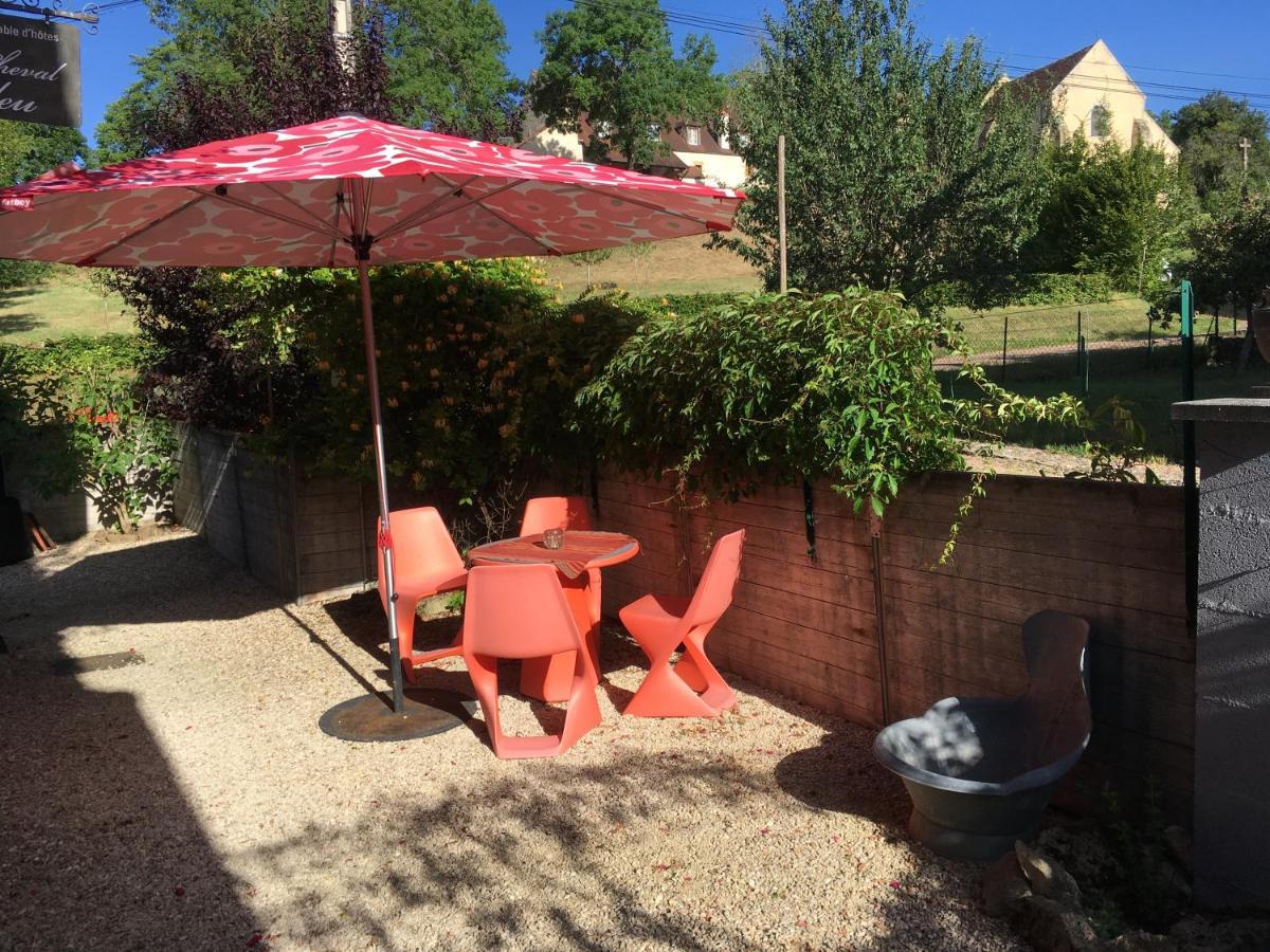 Fontenay-près-Vézelay Au Cheval Bleu Bed & Breakfast エクステリア 写真
