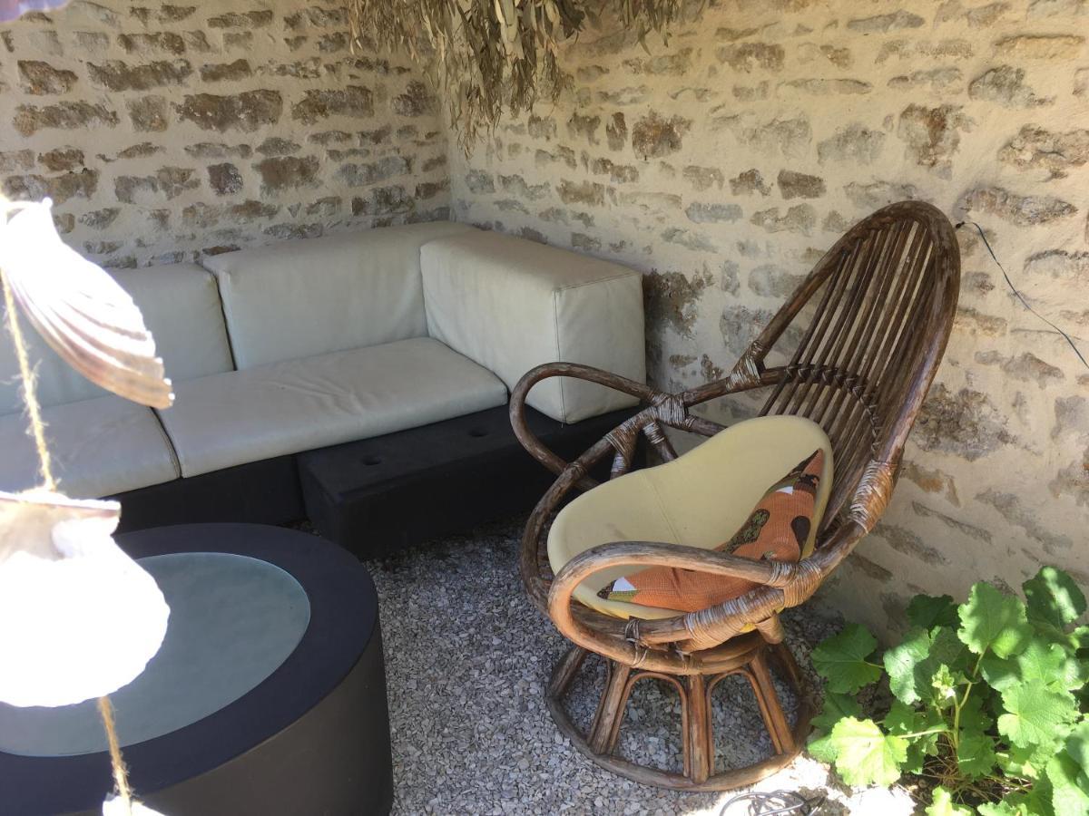 Fontenay-près-Vézelay Au Cheval Bleu Bed & Breakfast エクステリア 写真