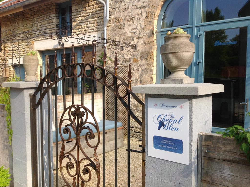 Fontenay-près-Vézelay Au Cheval Bleu Bed & Breakfast エクステリア 写真