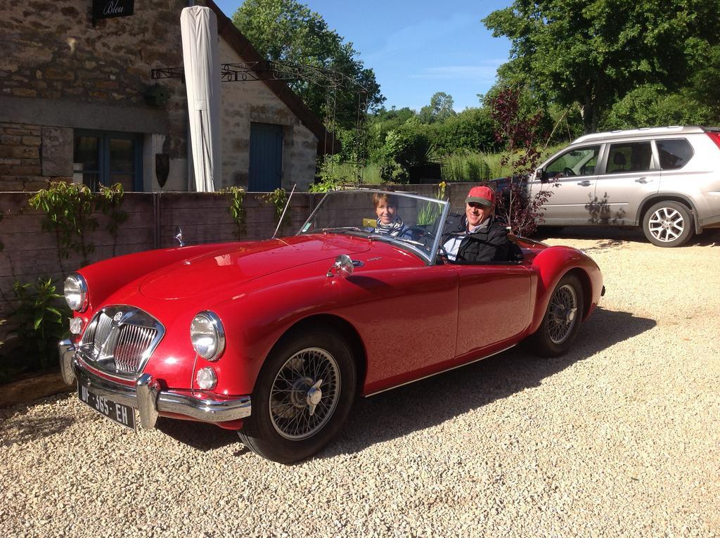 Fontenay-près-Vézelay Au Cheval Bleu Bed & Breakfast エクステリア 写真