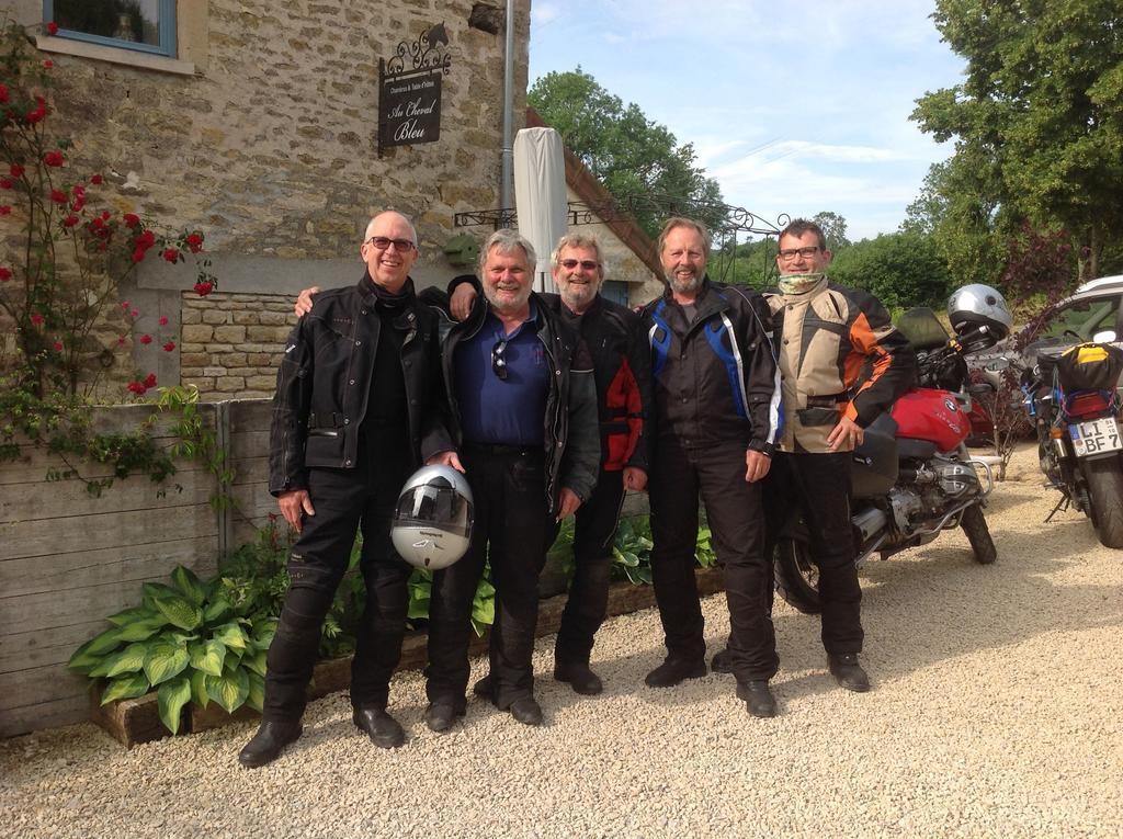 Fontenay-près-Vézelay Au Cheval Bleu Bed & Breakfast エクステリア 写真