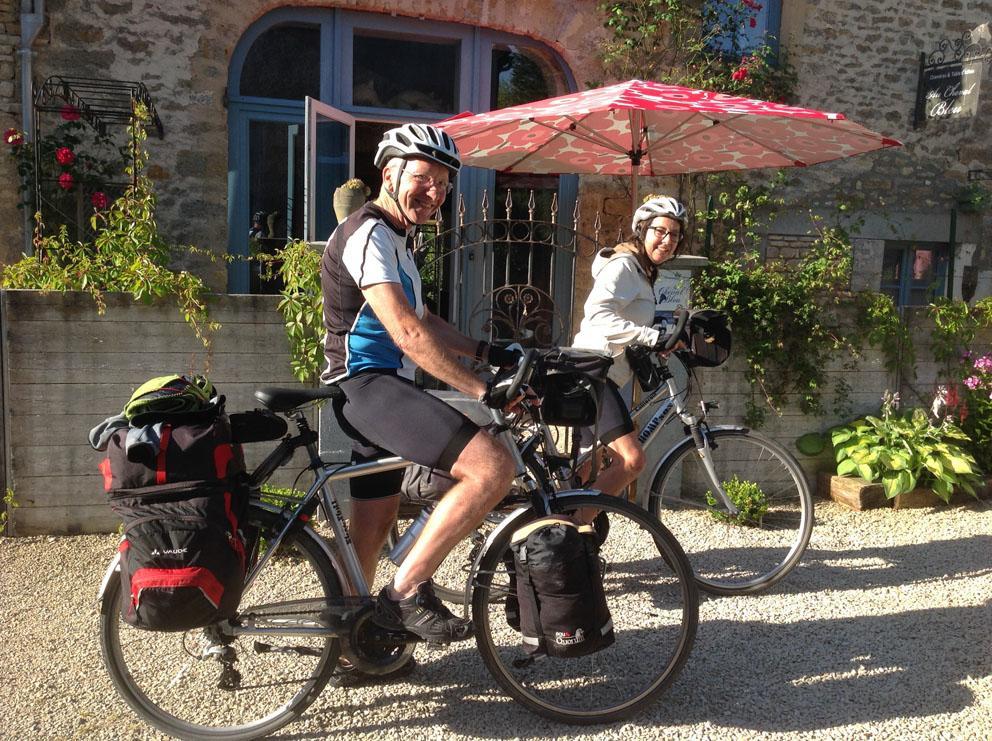 Fontenay-près-Vézelay Au Cheval Bleu Bed & Breakfast エクステリア 写真